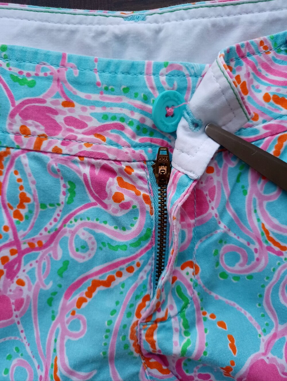 Lilly Pulitzer The Walsh Jelly Fish Print Shorts, Size 8 - Picture 5 of 16